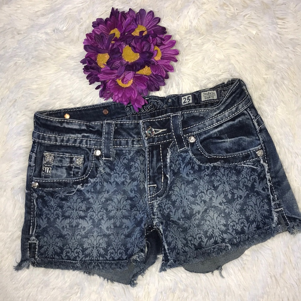 Miss me shorts size 25💕💕